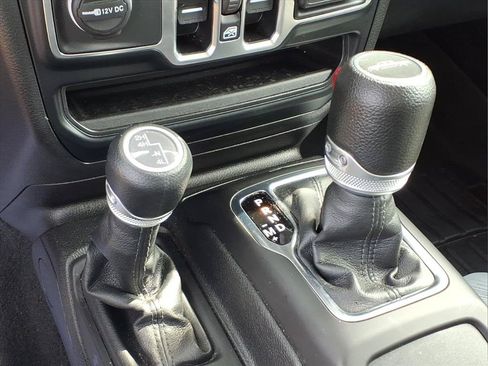 Used 2023 Jeep Gladiator Sport AWD/4WD image 7
