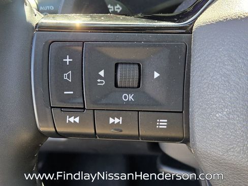 Used 2025 Nissan Rogue SL w/ Tech Package image 29