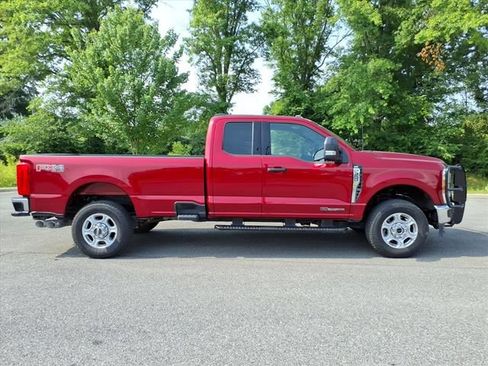 Used 2025 Ford F350 XLT w/ FX4 Off-Road Package AWD/4WD image 5