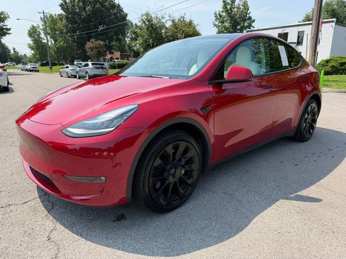 Used 2022 Tesla Model Y Long Range AWD/4WD image 9