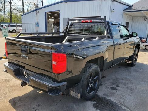 Used 2018 Chevrolet Silverado 1500 Custom w/ Custom Convenience Package AWD/4WD image 13