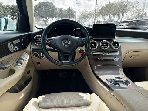 Used 2019 Mercedes-Benz GLC 300 GLC 300 w/ Premium Package image 21