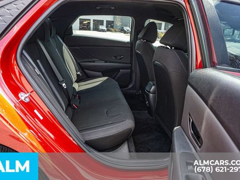 Used 2025 Hyundai Elantra Sport FWD image 21