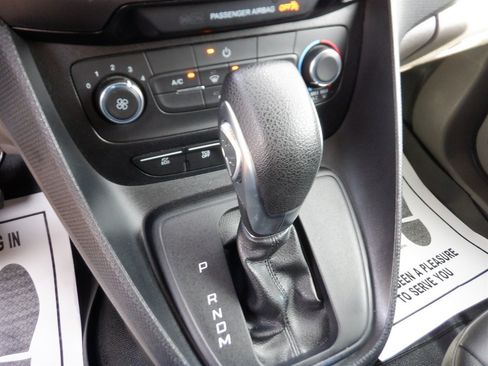 Used 2022 Ford Transit Connect XL FWD image 18
