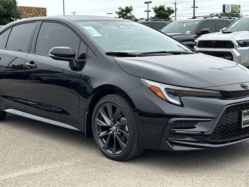 New 2026 Toyota Corolla SE FWD image 3