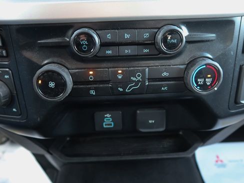 Used 2024 Ford F350 XLT image 42