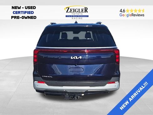Used 2025 Kia Carnival EX FWD image 5