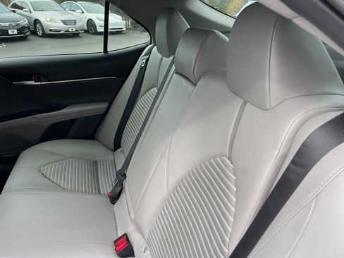 Used 2018 Toyota Camry SE image 15