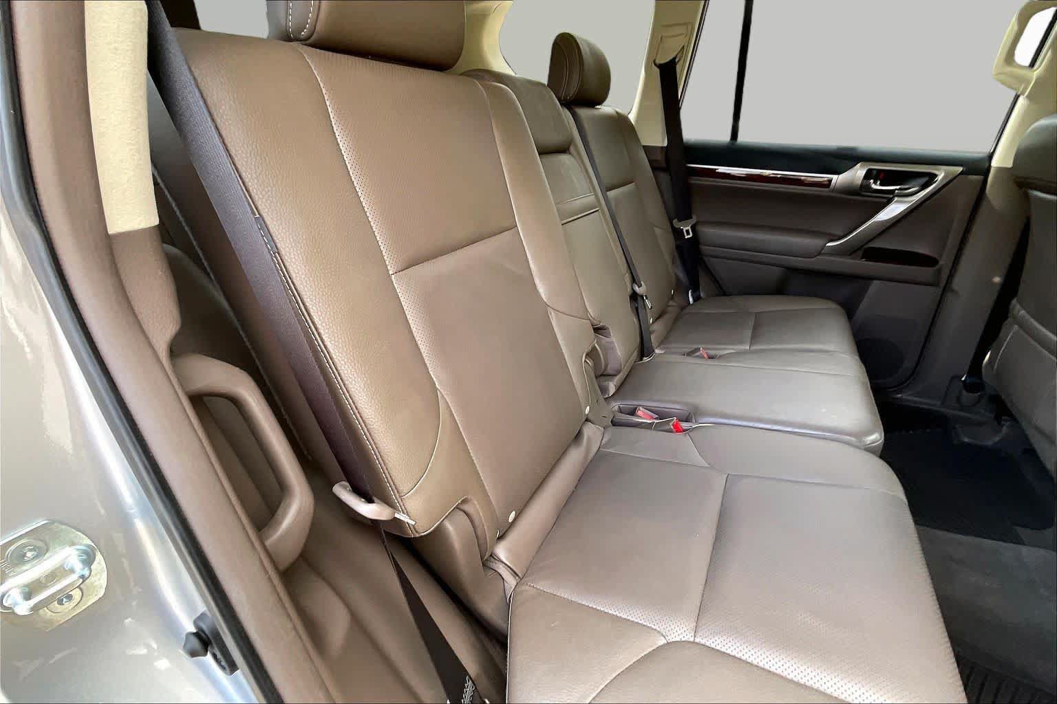 Used 2018 Lexus GX 460 Premium w/ Premium Package AWD/4WD image 34
