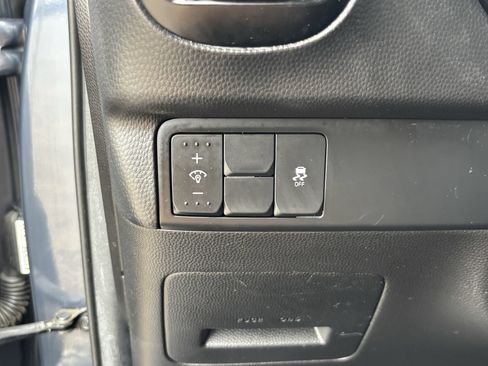 Used 2015 Kia Soul + FWD image 32