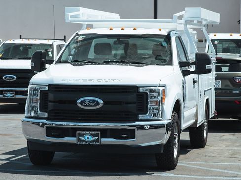 Used 2017 Ford F350 XL w/ Power Equipment Group RWD image 5