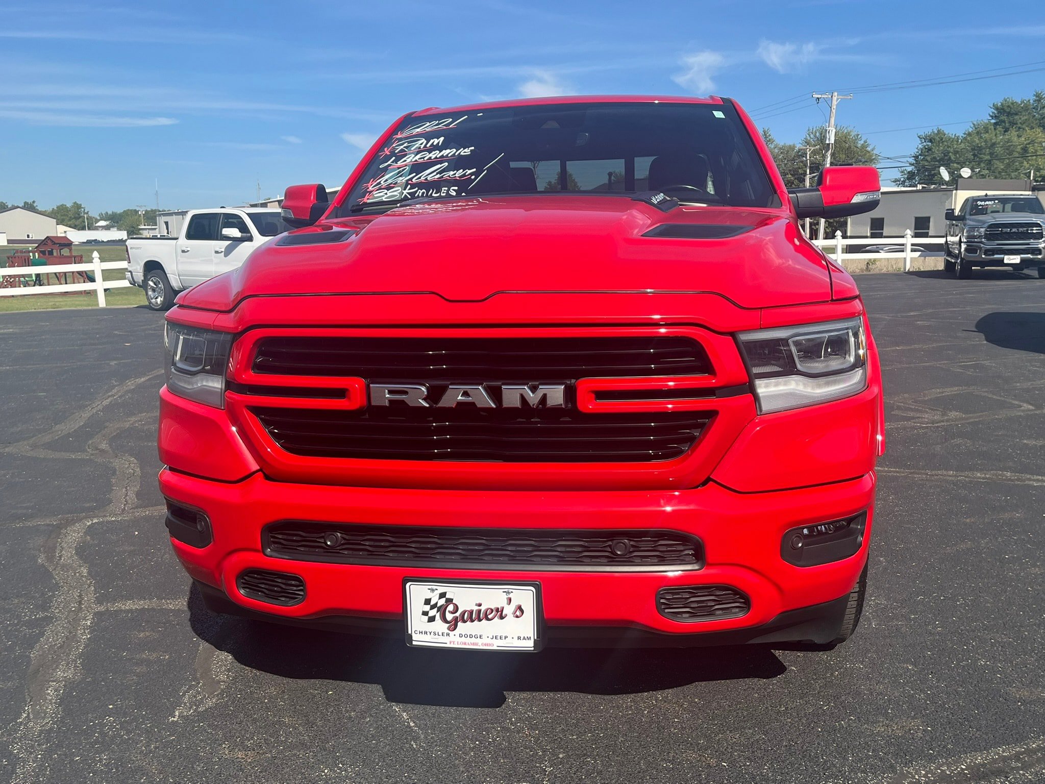 Used 2021 RAM 1500 Laramie w/ Sport Appearance Package AWD/4WD image 3
