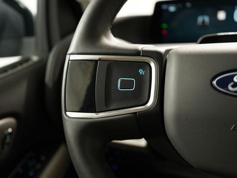 Certified 2025 Ford Expedition Active AWD/4WD image 21