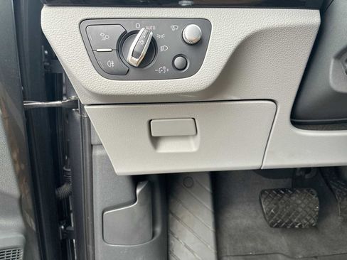 Used 2019 Audi Q5 Prestige w/ Prestige Package image 18