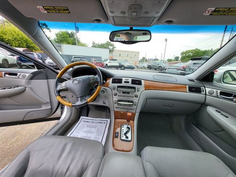 Used 2005 Lexus ES 330 FWD image 14