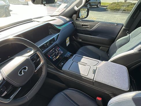 New 2026 INFINITI QX80 4WD image 12