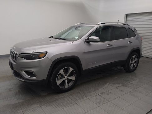 Used 2020 Jeep Cherokee Limited image 2