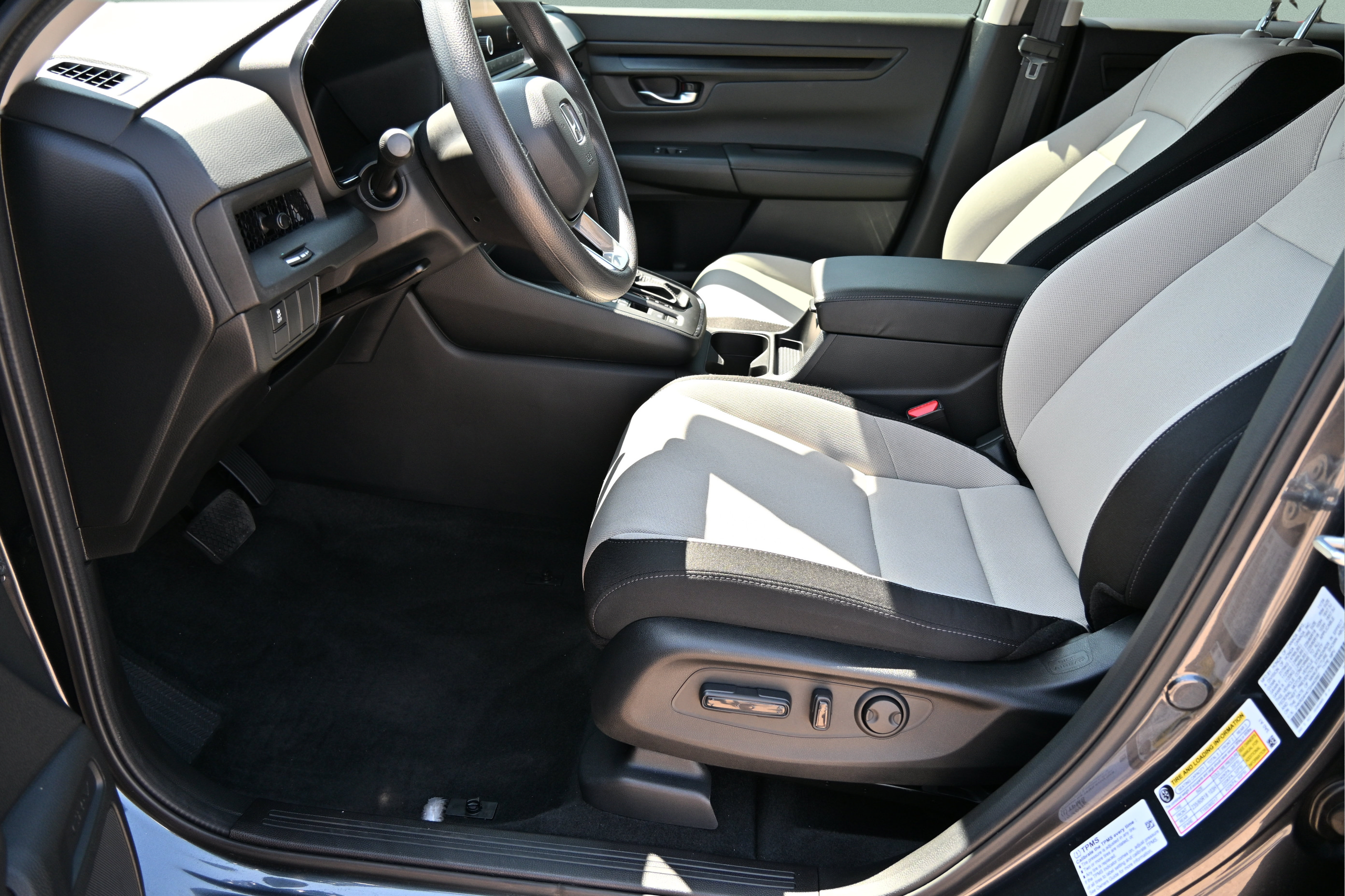 Certified 2025 Honda CR-V EX image 17