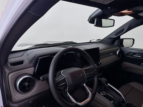 Used 2024 Chevrolet Colorado ZR2 w/ ZR2 Bison Edition image 9