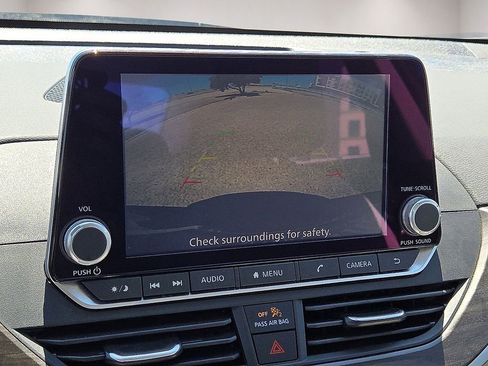Used 2025 Nissan Altima 2.5 SV FWD image 26