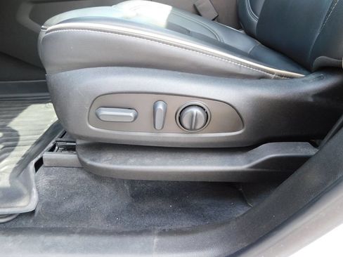 Used 2023 Chevrolet Traverse Premier w/ Redline Edition FWD image 14