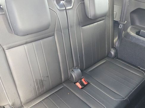 Used 2023 Volkswagen Tiguan SE R-Line image 18