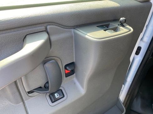 Used 2024 GMC Savana 2500 Extended image 13