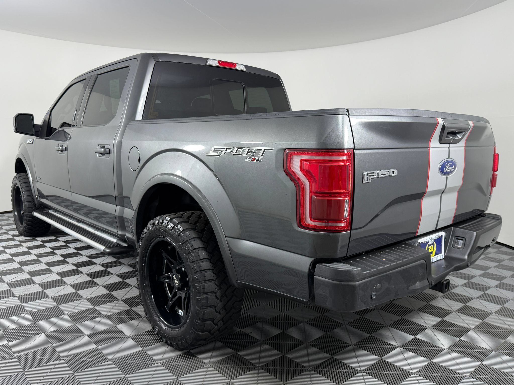 Used 2017 Ford F150 Lariat w/ Equipment Group 502A Luxury AWD/4WD image 13