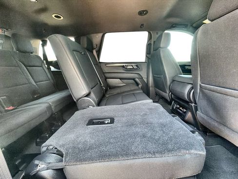 Certified 2025 Chevrolet Tahoe LS RWD image 28