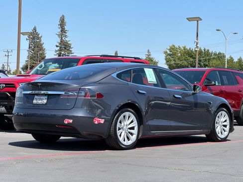 Used 2017 Tesla Model S 75 RWD image 2