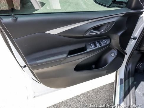 Used 2025 Buick Envista Avenir FWD image 22