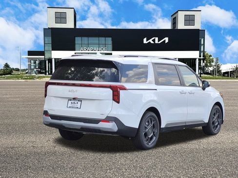 New 2026 Kia Carnival EX FWD image 5