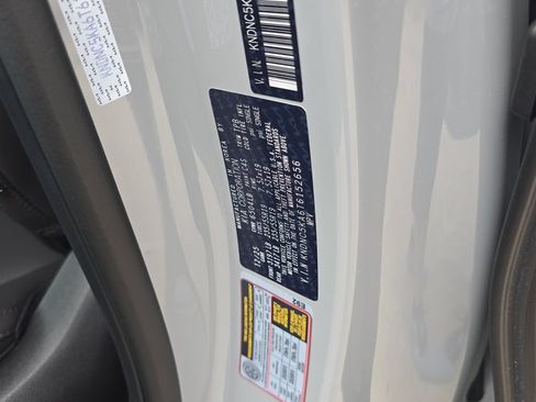 New 2026 Kia Carnival EX FWD image 35