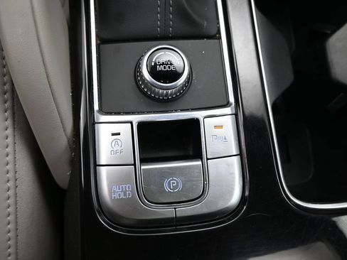 Used 2025 Kia Telluride S FWD image 11