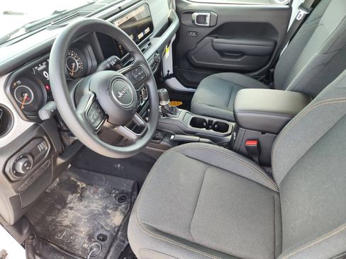 New 2026 Jeep Gladiator Sport AWD/4WD image 13