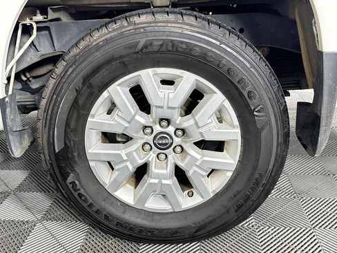 Used 2023 Nissan Frontier SV w/ Technology Package RWD image 44