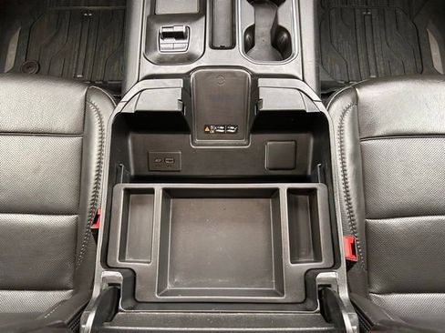 Used 2024 GMC Sierra 3500 Denali w/ Denali Reserve Package image 29