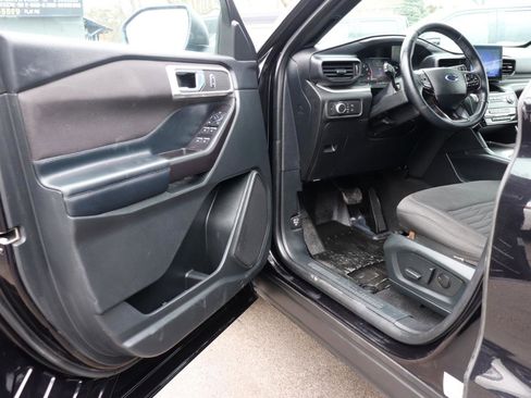 Used 2020 Ford Explorer XLT w/ Comfort Package image 10