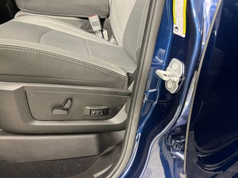 Used 2024 RAM 2500 Big Horn w/ Bed Utility Group image 21