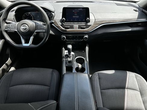 Used 2023 Nissan Altima 2.5 SV FWD image 12