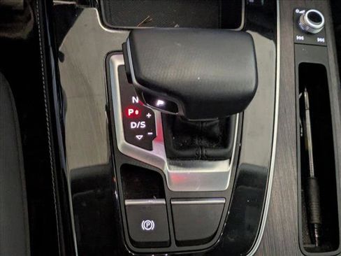 Used 2021 Audi Q5 Premium Plus image 12