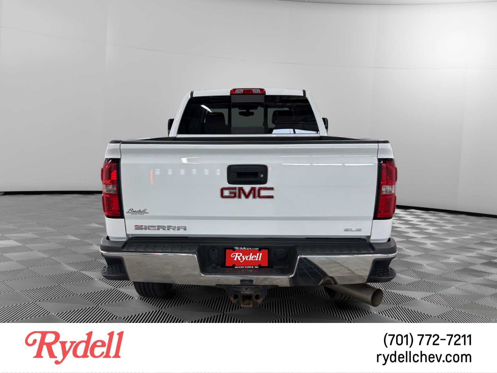 Used 2015 GMC Sierra 3500 SLE w/ SLE Fleet Preferred Package AWD/4WD image 4