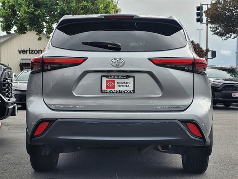 Used 2023 Toyota Highlander Limited image 7