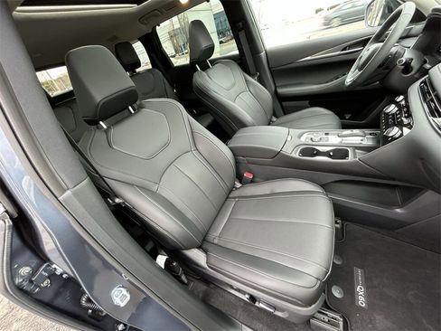 New 2026 INFINITI QX60 Luxe image 16