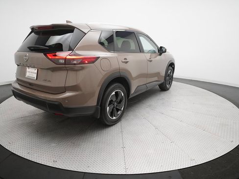 Certified 2024 Nissan Rogue SV w/ SV Premium Package image 36
