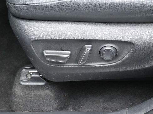 Used 2024 Toyota Grand Highlander XLE image 5