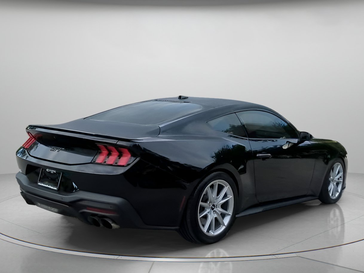 Used 2025 Ford Mustang GT RWD image 28