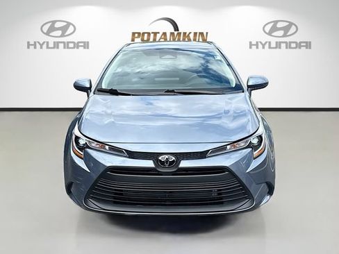 Used 2026 Toyota Corolla LE FWD image 2