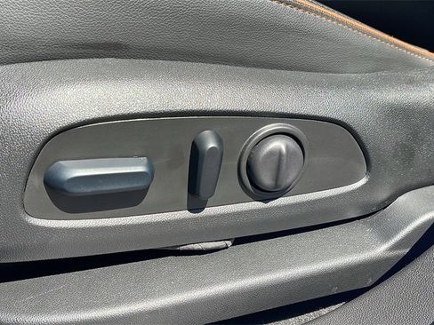 Used 2023 GMC Acadia AT4 w/ Technology Package image 11