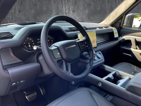 New 2025 Land Rover Defender 110 V8 image 7